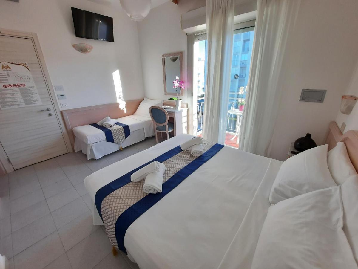 Hotel Margherita Lido di Jesolo Bagian luar foto