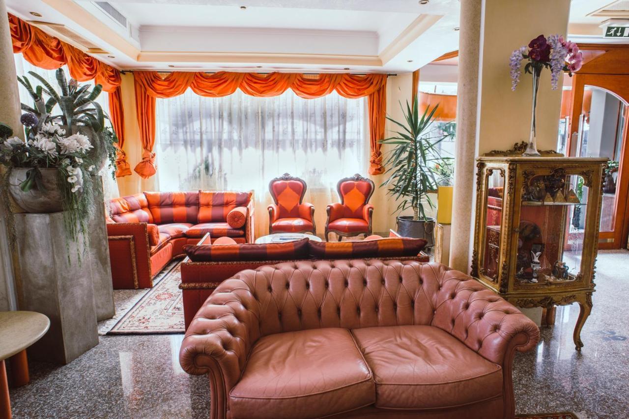 Hotel Margherita Lido di Jesolo Bagian luar foto