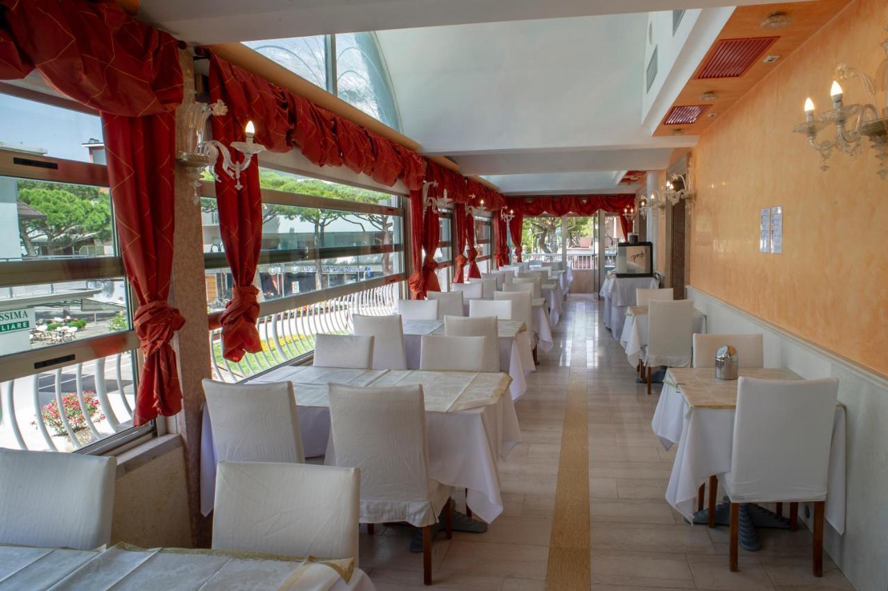 Hotel Margherita Lido di Jesolo Bagian luar foto