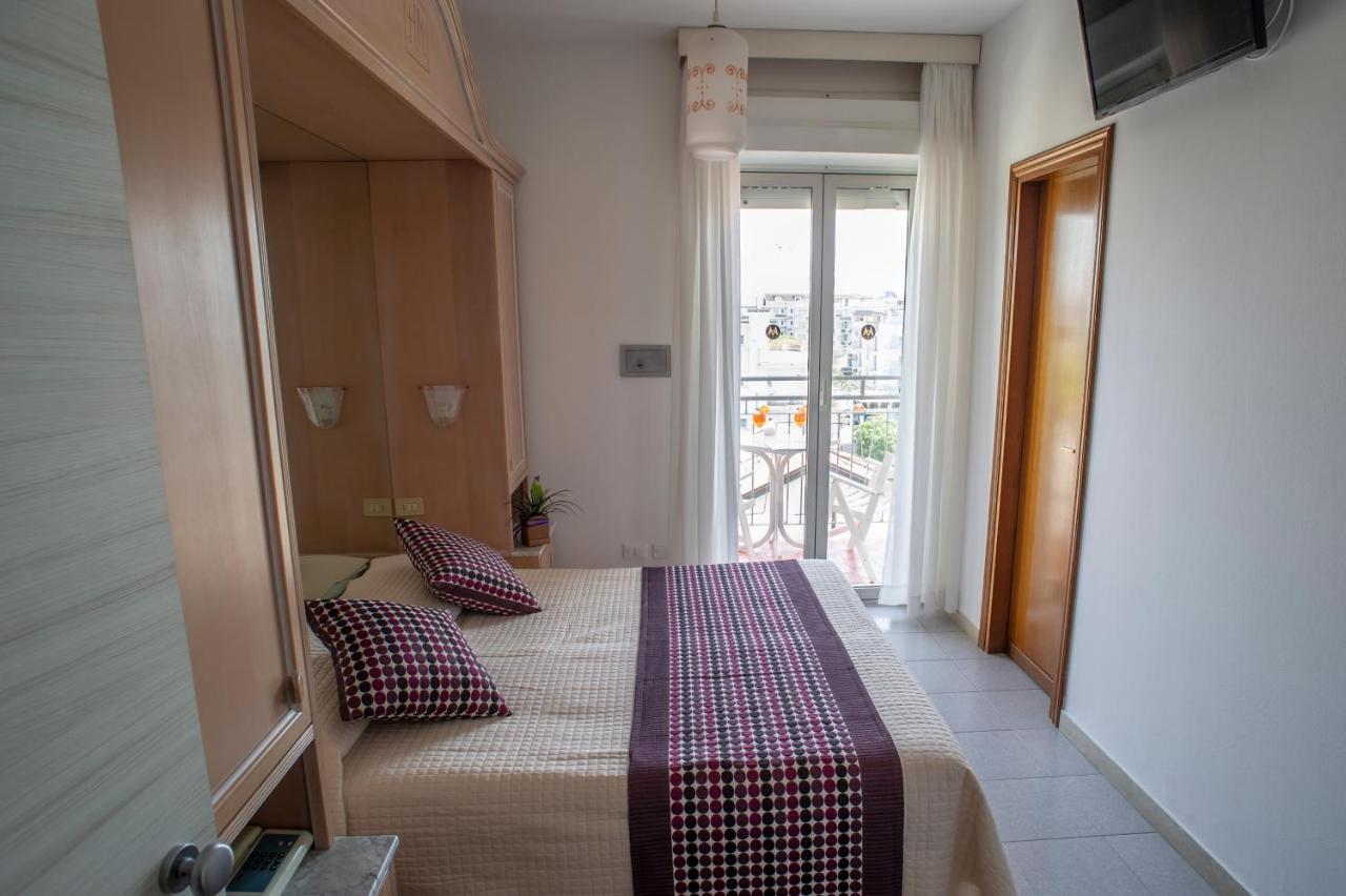 Hotel Margherita Lido di Jesolo Bagian luar foto
