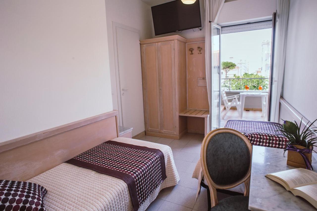 Hotel Margherita Lido di Jesolo Bagian luar foto