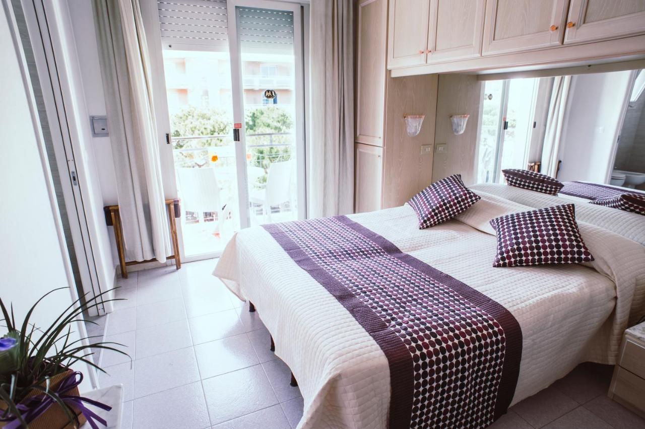 Hotel Margherita Lido di Jesolo Bagian luar foto