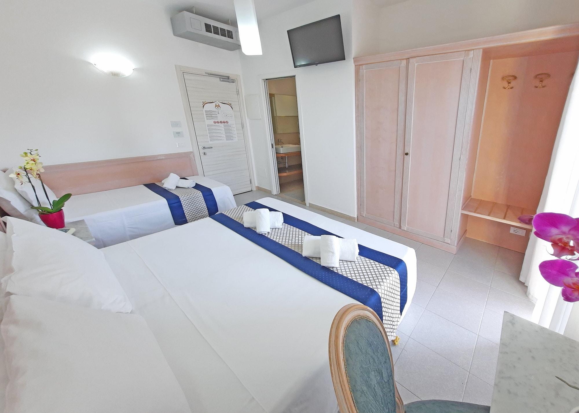 Hotel Margherita Lido di Jesolo Bagian luar foto