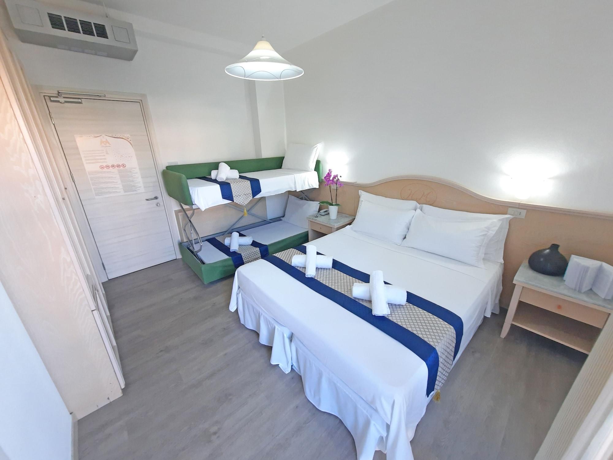 Hotel Margherita Lido di Jesolo Bagian luar foto