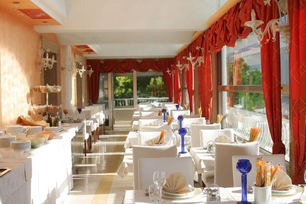 Hotel Margherita Lido di Jesolo Bagian luar foto